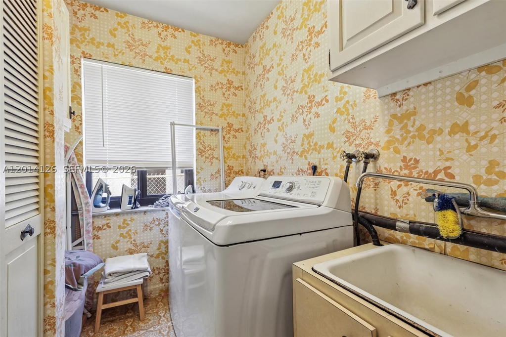 Real estate property located at 19805 22nd Ave, Miami-dade, North Lake Estates, Miami, FL