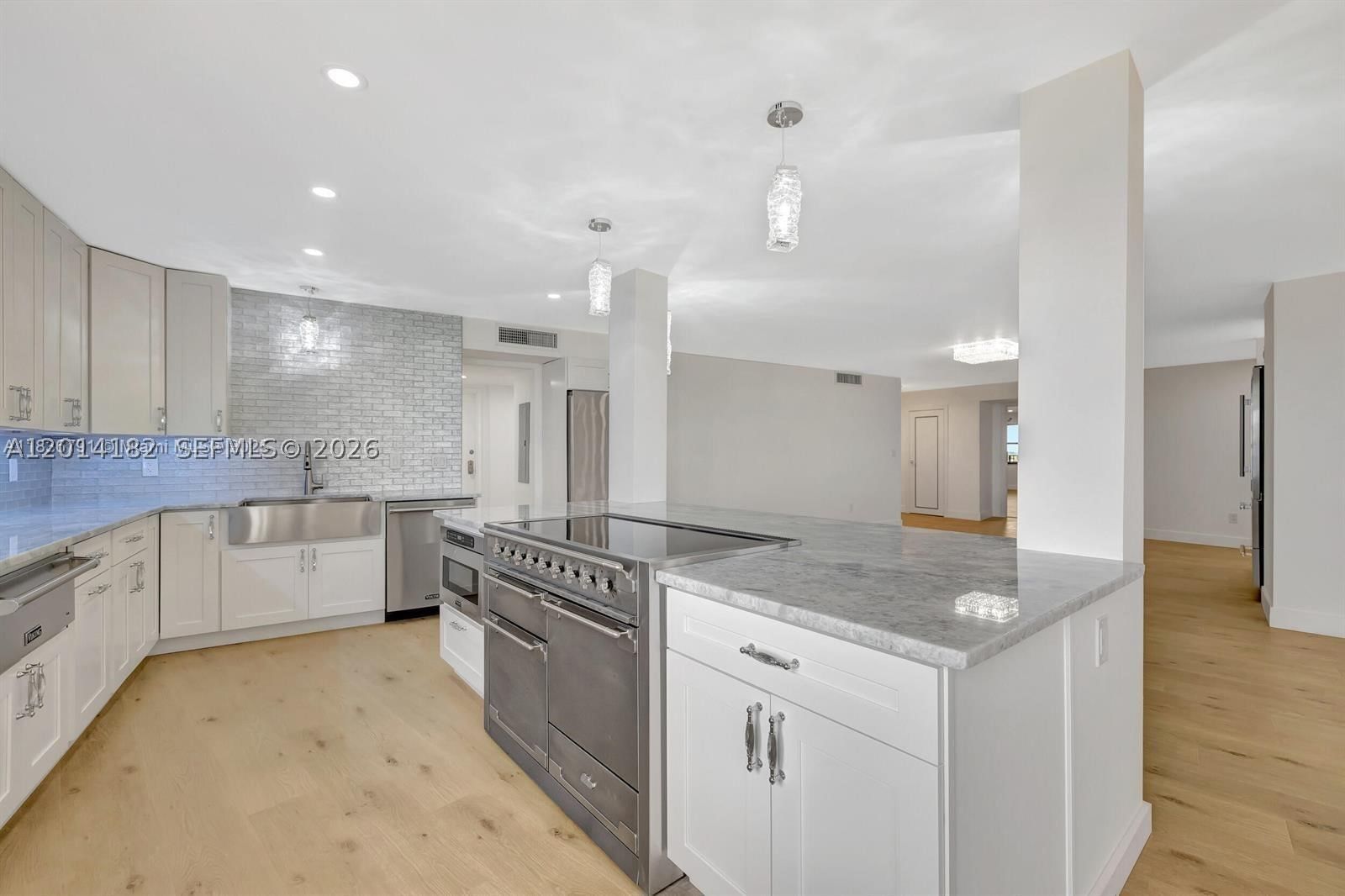 Real estate property located at 1800 Ocean Blvd #210, Broward, Hampton Beach Club Condo, Lauderdale By The Sea, FL