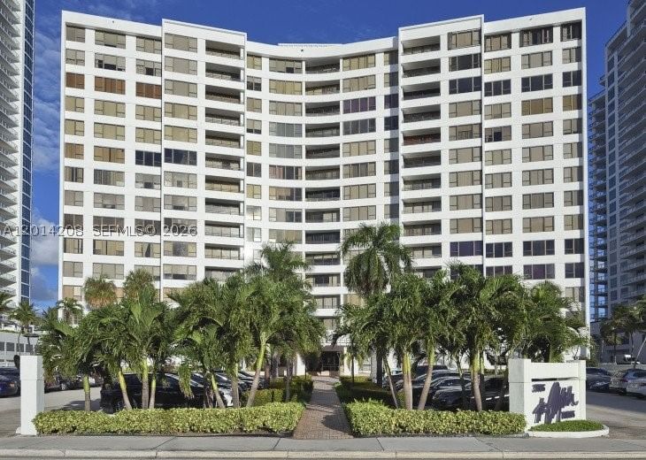 Real estate property located at 3505 Ocean Dr #210, Broward, Alexander Towers Condo, Hollywood, FL