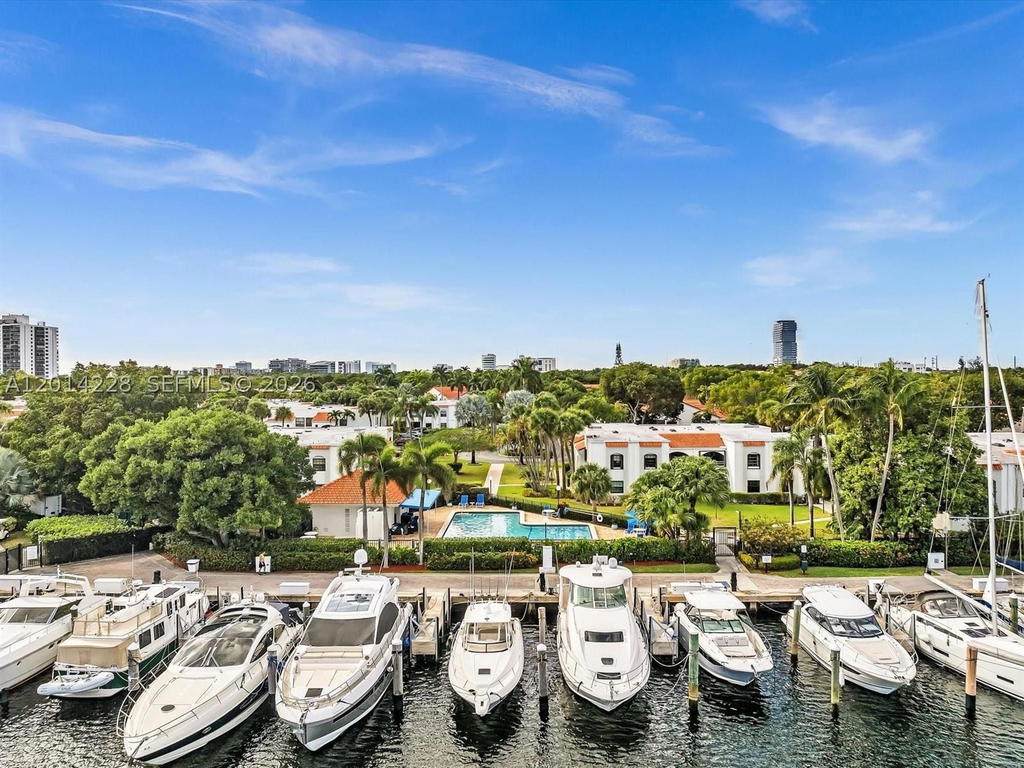 Real estate property located at 21075 34th Ave #303-2, Miami-dade, Spinnaker Bay Condo, Aventura, FL