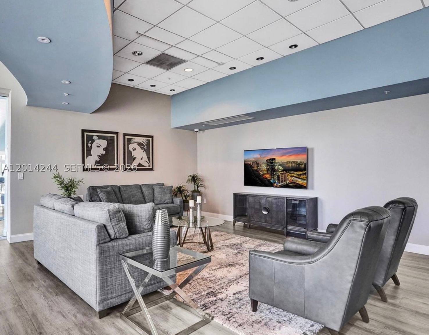 Real estate property located at 300 Biscayne Blvd L-L32, Miami-dade, Met 1 Condo, Miami, FL