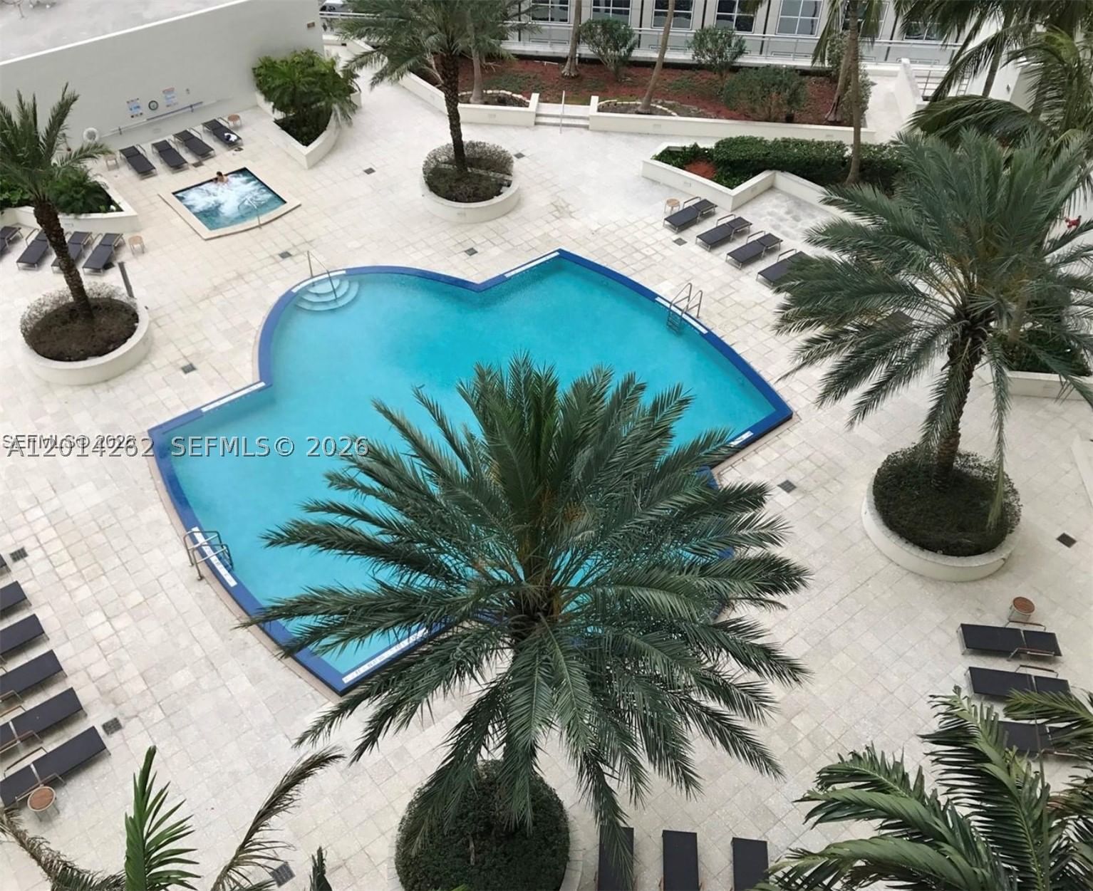 Real estate property located at 300 Biscayne Blvd T-3701, Miami-dade, Met 1 Condo, Miami, FL