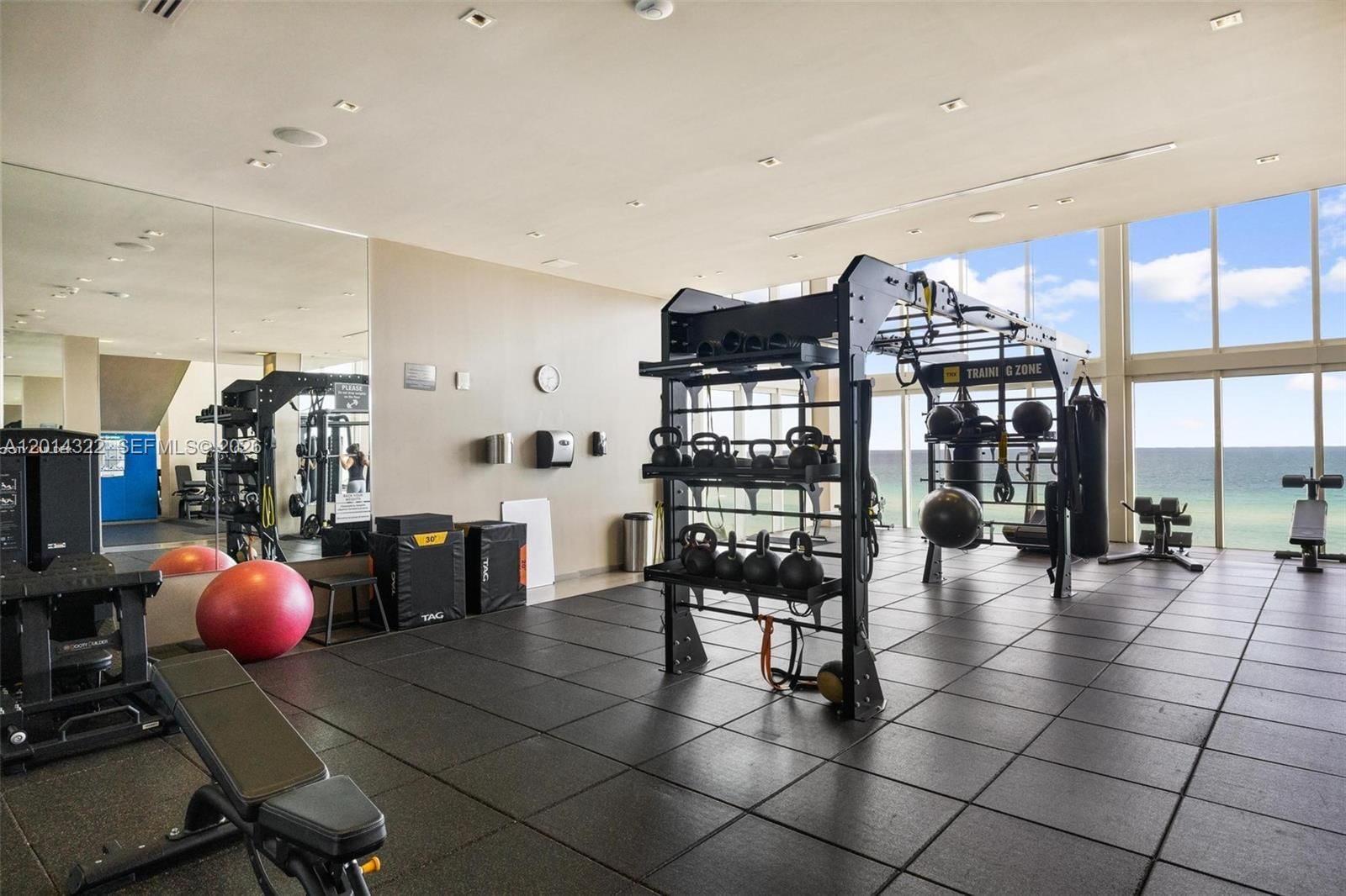 Real estate property located at 1800 Ocean Dr #2007, Broward, Beach Club Three Condo, Hallandale Beach, FL