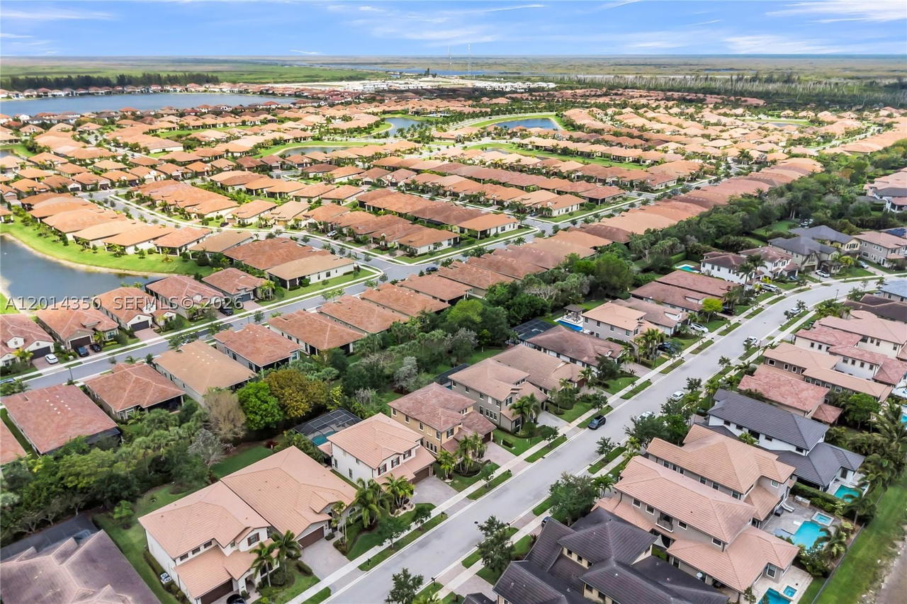 Real estate property located at 8915 Watercrest Cir W, Broward, Watercrest, Parkland, FL