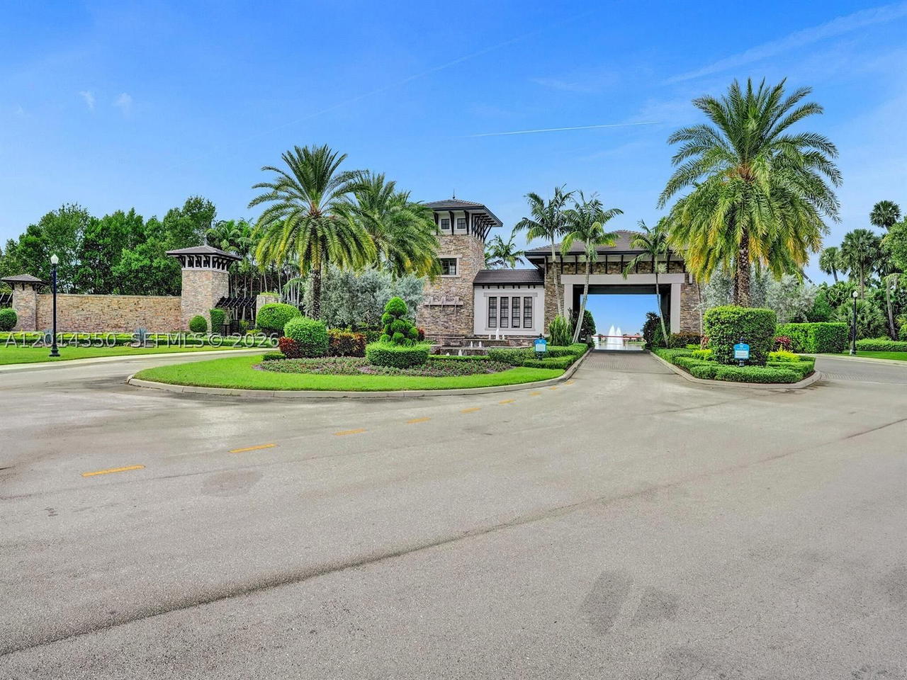 Real estate property located at 8915 Watercrest Cir W, Broward, Watercrest, Parkland, FL