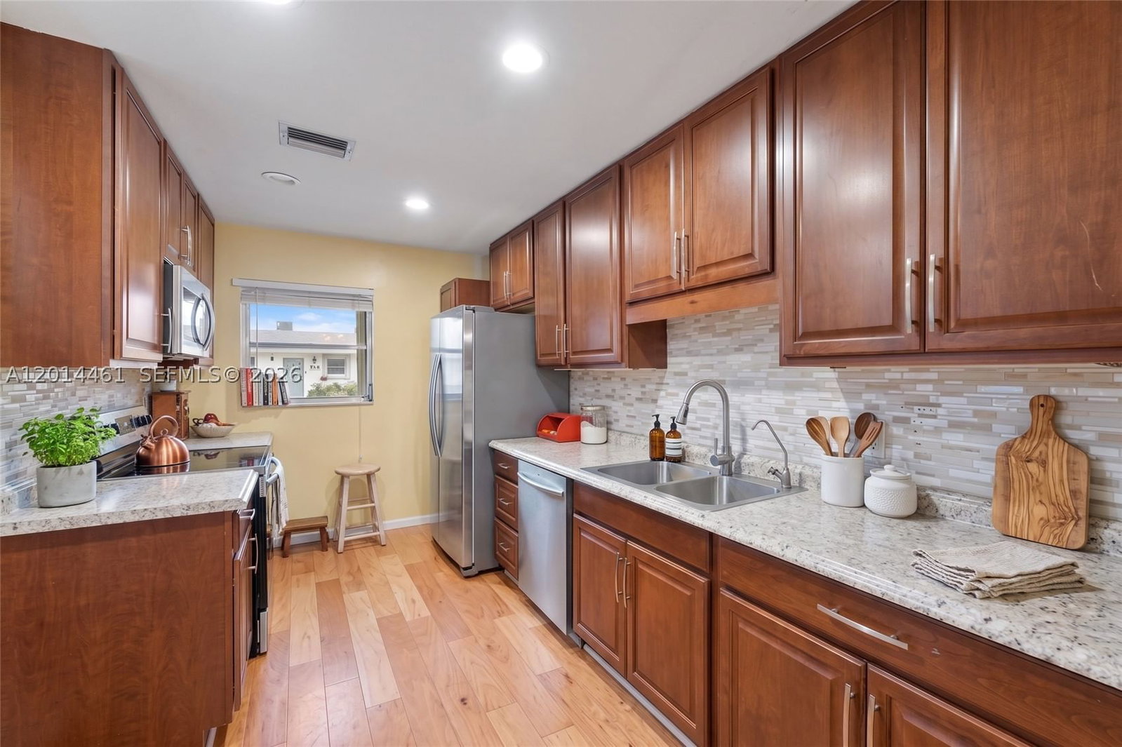 Real estate property located at 2638 Gately Dr E #85, Palm Beach, Cresthaven Townhomes Sec, West Palm Beach, FL