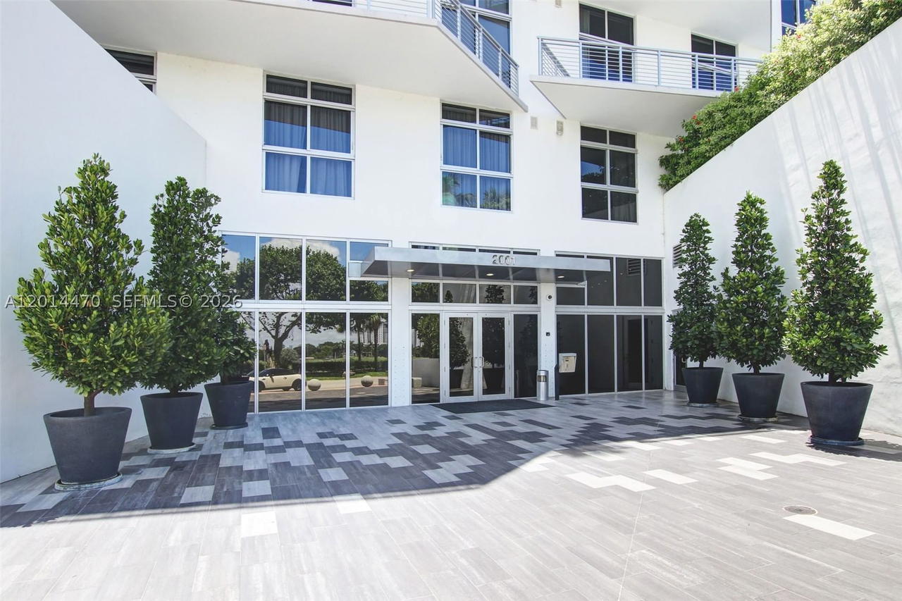 Real estate property located at 2001 Meridian Ave #404, Miami-dade, The Meridian Condo, Miami Beach, FL