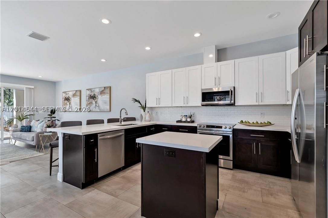 Real estate property located at 1031 13th Ave, Broward, Progresso, Fort Lauderdale, FL