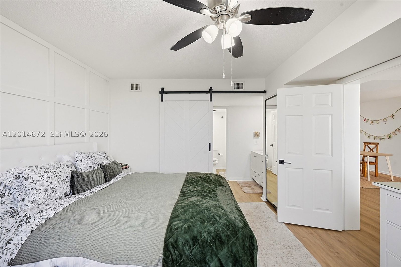 Real estate property located at 3640 Whitehall Dr #406, Palm Beach, Whitehall Condo Of The La, West Palm Beach, FL