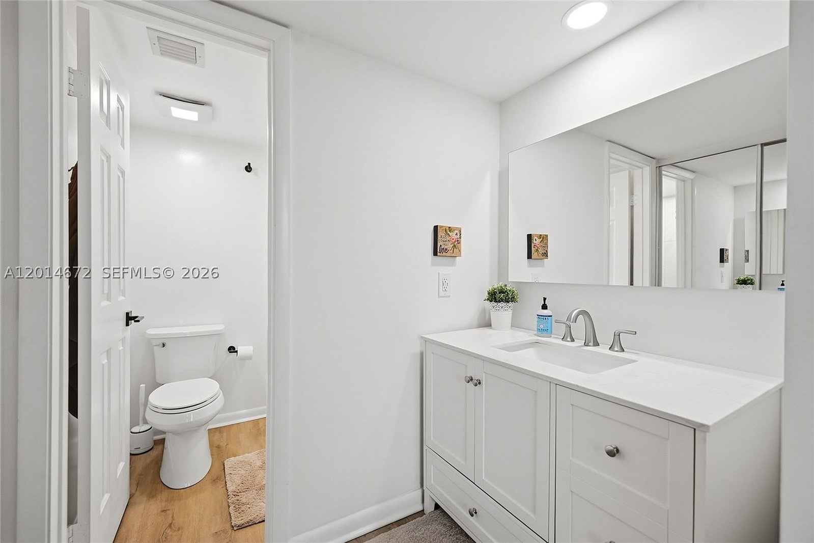 Real estate property located at 3640 Whitehall Dr #406, Palm Beach, Whitehall Condo Of The La, West Palm Beach, FL