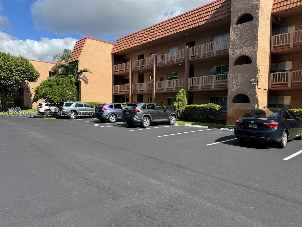Real estate property located at 9781 Sunrise Lakes Blvd #202, Broward, Sunrise Lakes 150 Condo, Sunrise, FL