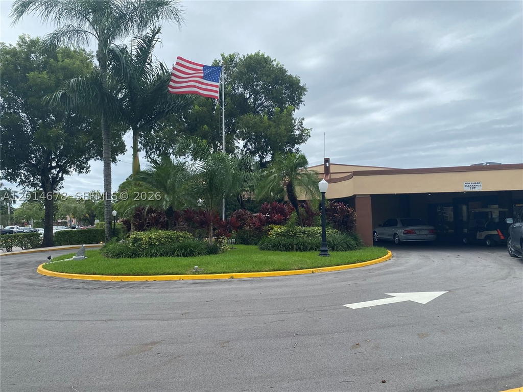Real estate property located at 9781 Sunrise Lakes Blvd #202, Broward, Sunrise Lakes 150 Condo, Sunrise, FL