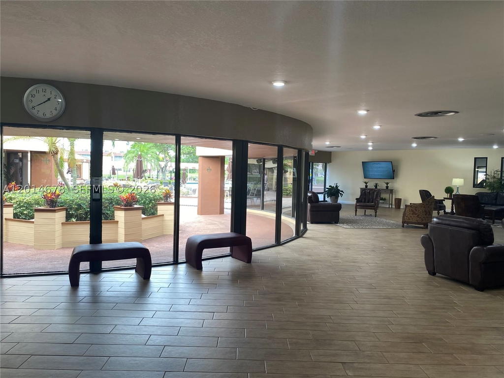 Real estate property located at 9781 Sunrise Lakes Blvd #202, Broward, Sunrise Lakes 150 Condo, Sunrise, FL