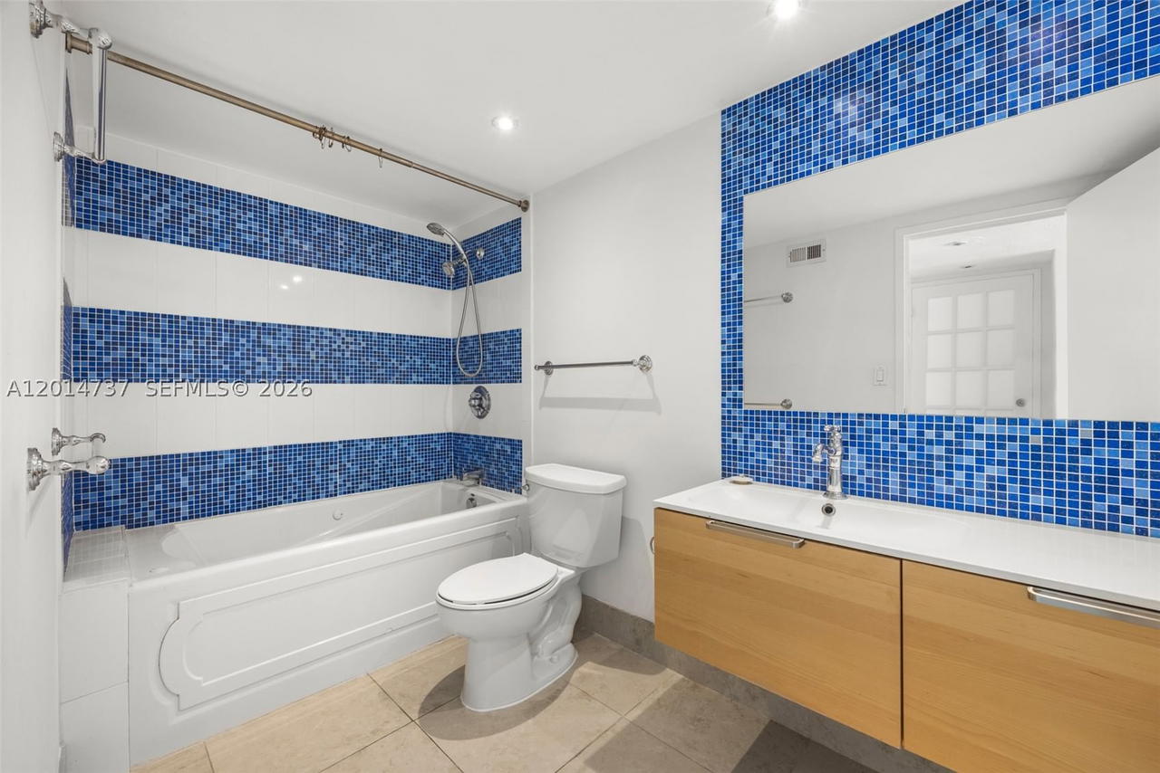 Real estate property located at 900 Bay Dr #1005 + Dock DS14, Miami-dade, King Cole Condo, Miami Beach, FL