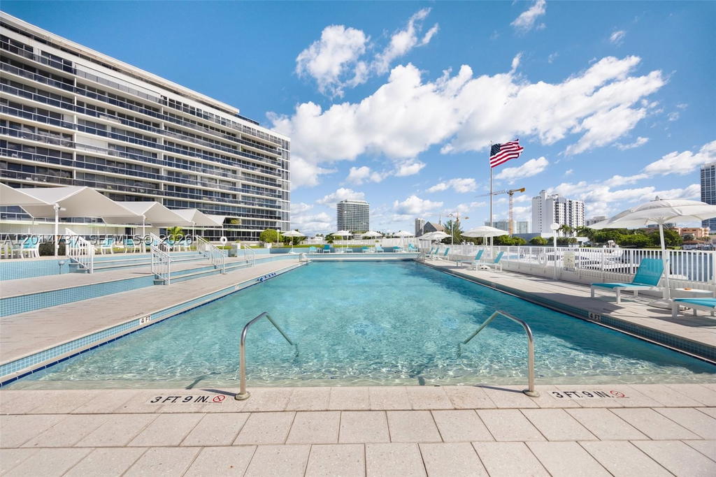 Real estate property located at 900 Bay Dr #1005 + Dock DS14, Miami-dade, King Cole Condo, Miami Beach, FL