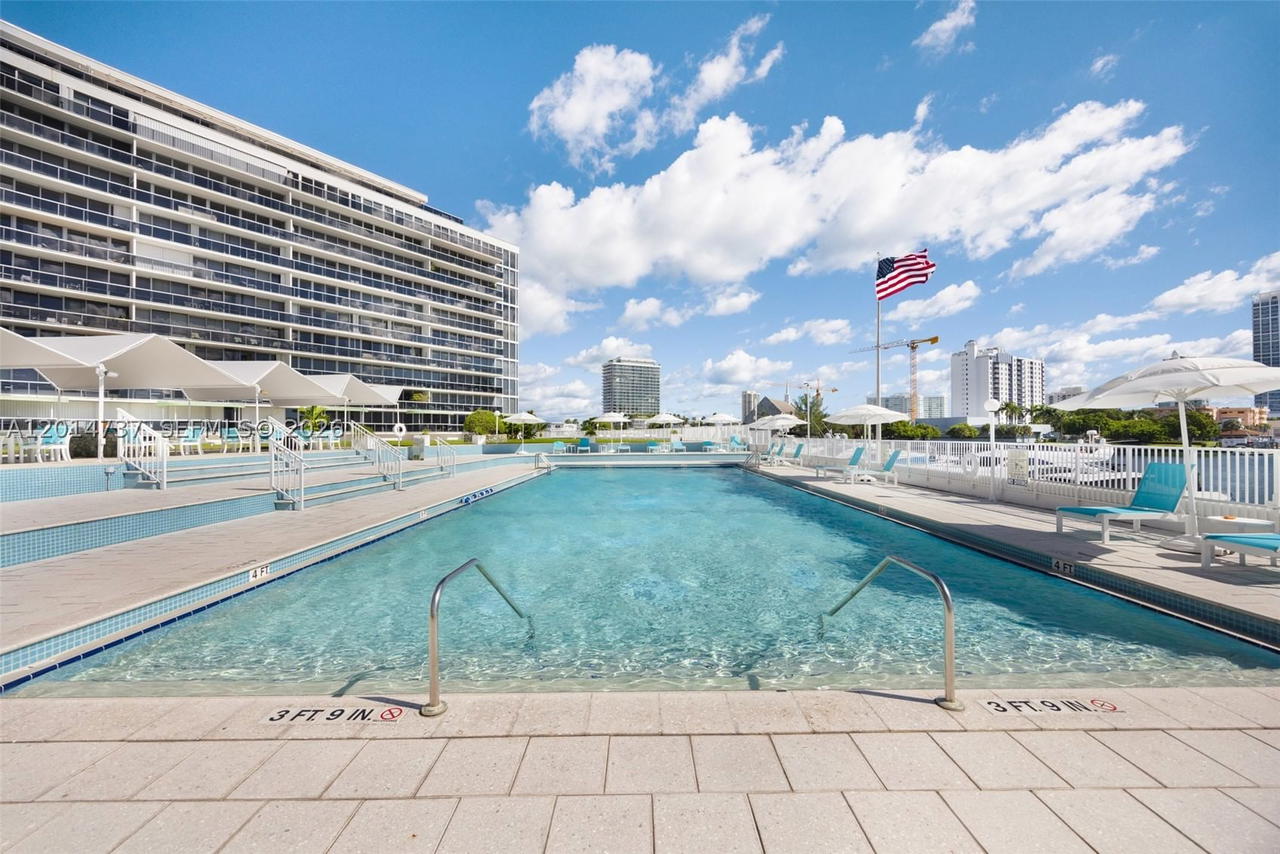 Real estate property located at 900 Bay Dr #1005 + Dock DS14, Miami-dade, King Cole Condo, Miami Beach, FL