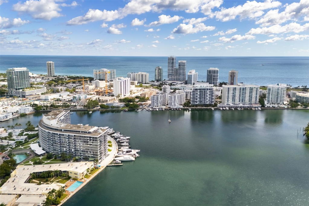 Real estate property located at 900 Bay Dr #1005 + Dock DS14, Miami-dade, King Cole Condo, Miami Beach, FL