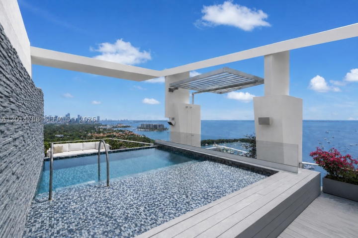 Real estate property located at 2627 Bayshore Dr #3201, Miami-dade, Grovenor House Condo, Miami, FL