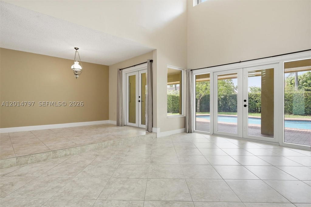 Real estate property located at 14941 45th Ter, Miami-dade, The Mansions 1st Addn, Miami, FL