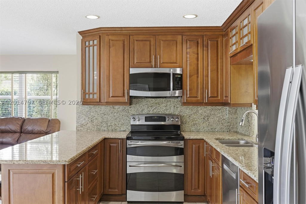 Real estate property located at 14941 45th Ter, Miami-dade, The Mansions 1st Addn, Miami, FL