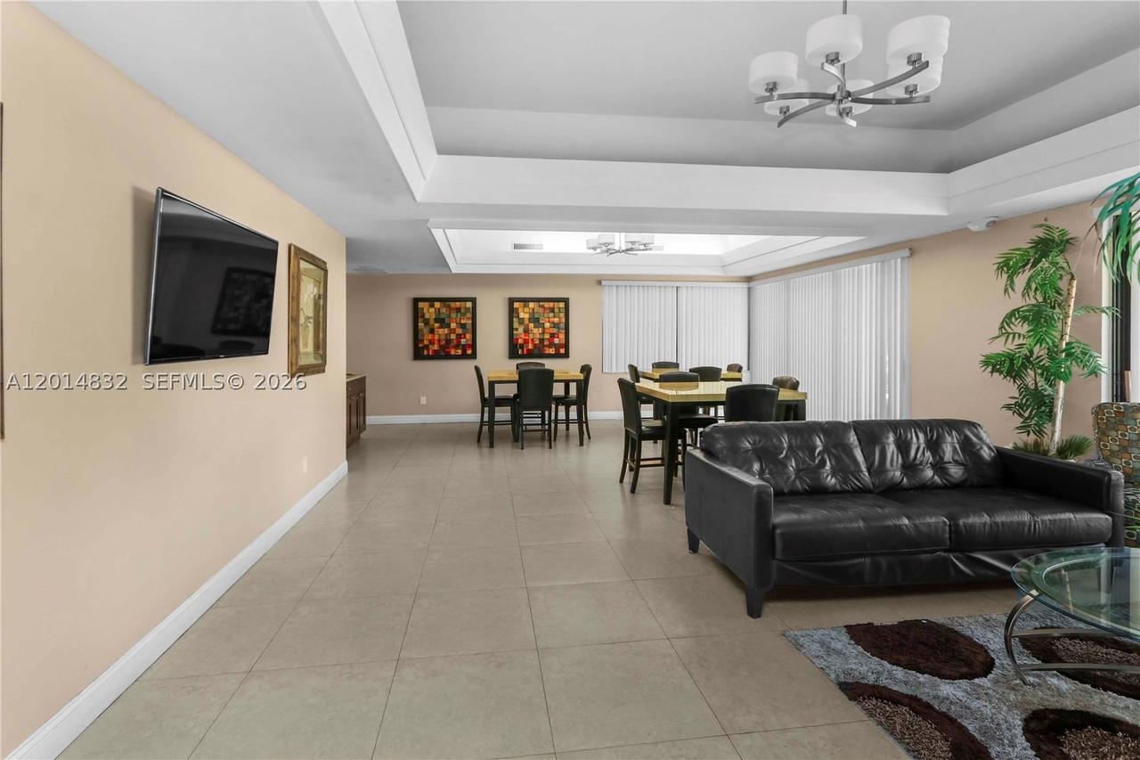 Real estate property located at 8555 114th Ct, Miami-dade, Kings Court West, Miami, FL