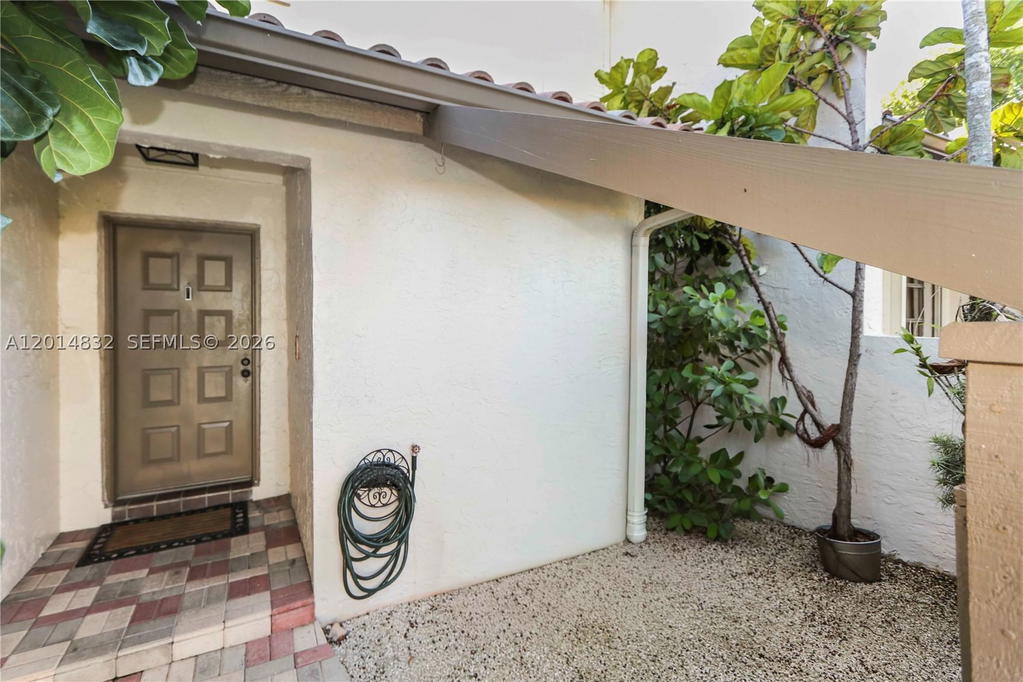Real estate property located at 8555 114th Ct, Miami-dade, Kings Court West, Miami, FL