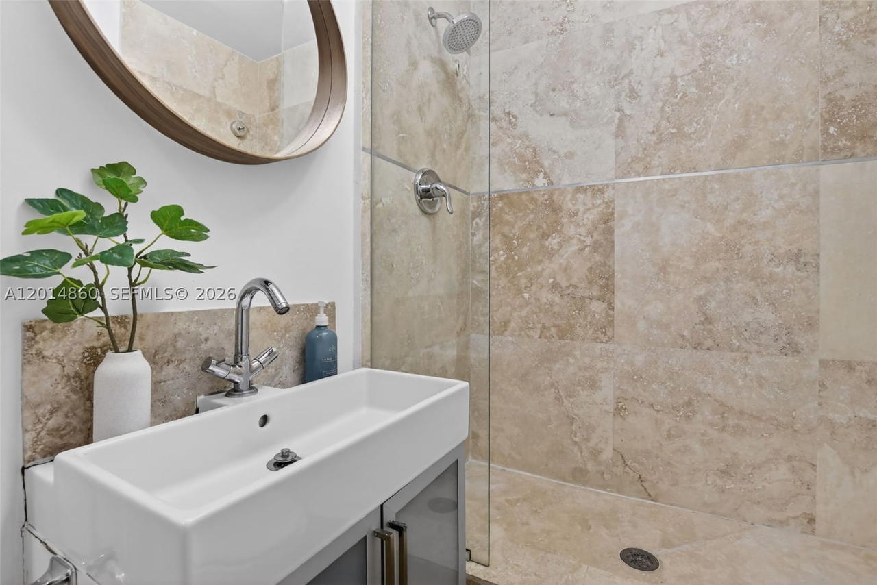 Real estate property located at 3330 190th St #1817, Miami-dade, Aventura Marina Condo Num, Aventura, FL
