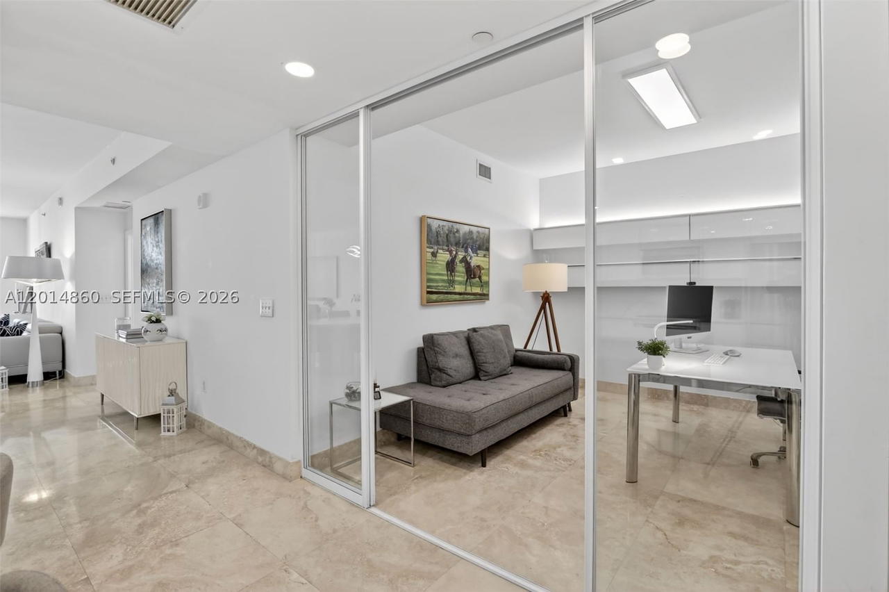Real estate property located at 3330 190th St #1817, Miami-dade, Aventura Marina Condo Num, Aventura, FL