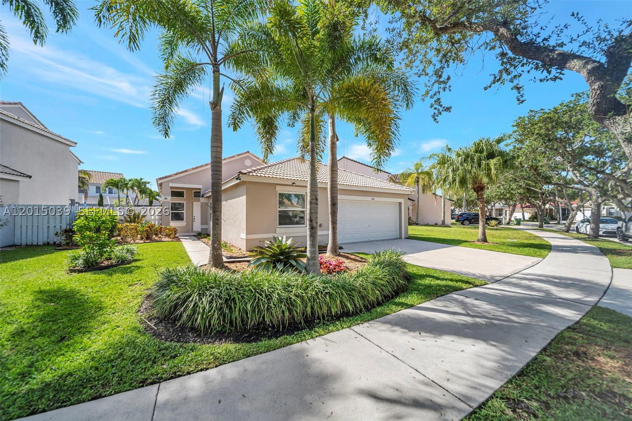 Real estate property located at 941 Briar Ridge Rd, Broward, Sector 3 - Parcels C D E, Weston, FL