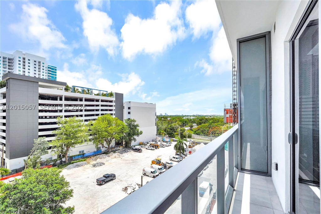 Real estate property located at 229 9th St #504, Miami-dade, Smart Brickell, Miami, FL