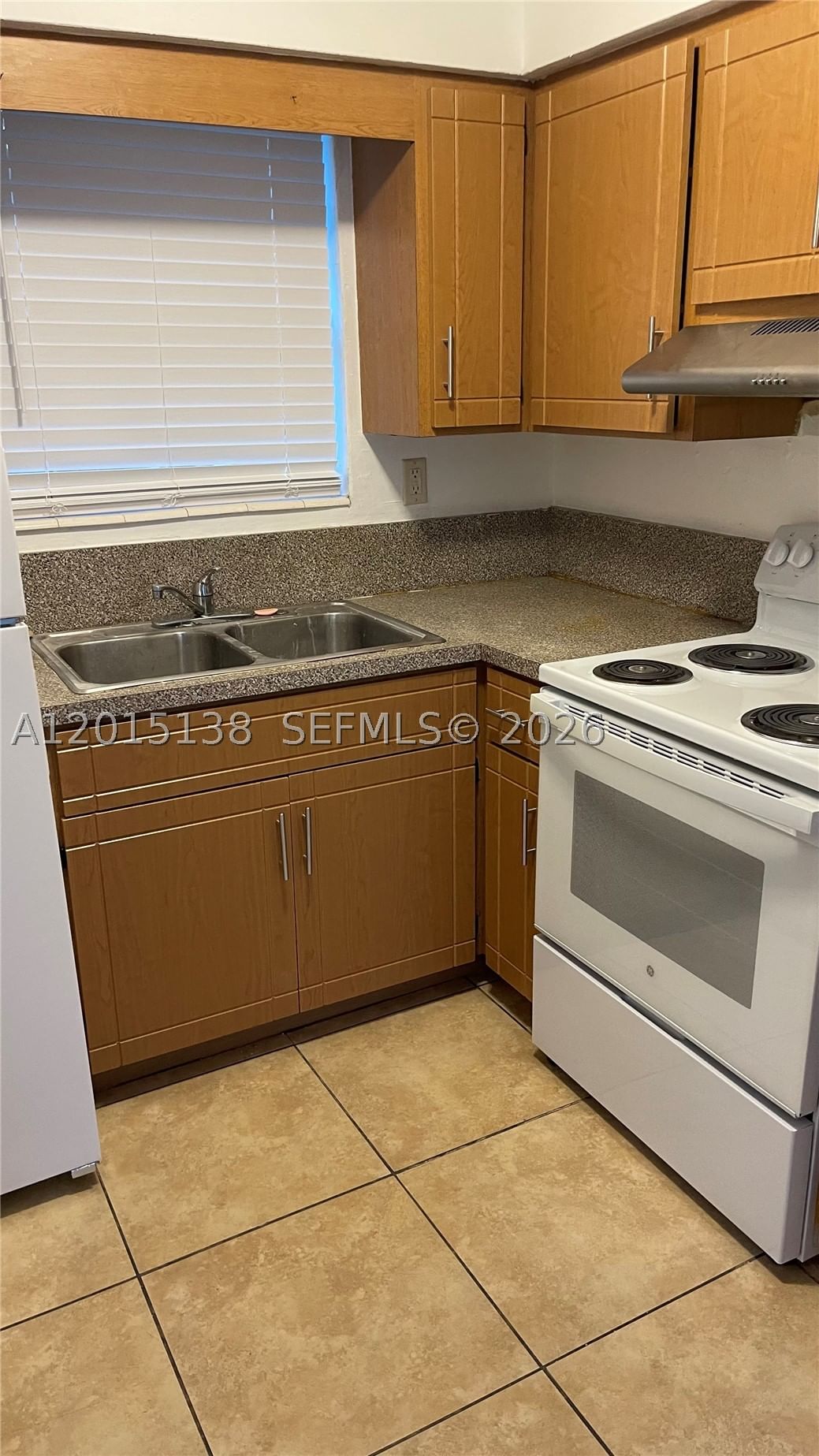 Real estate property located at 5200 16th St, Broward, Sunshine Villas, Lauderhill, FL