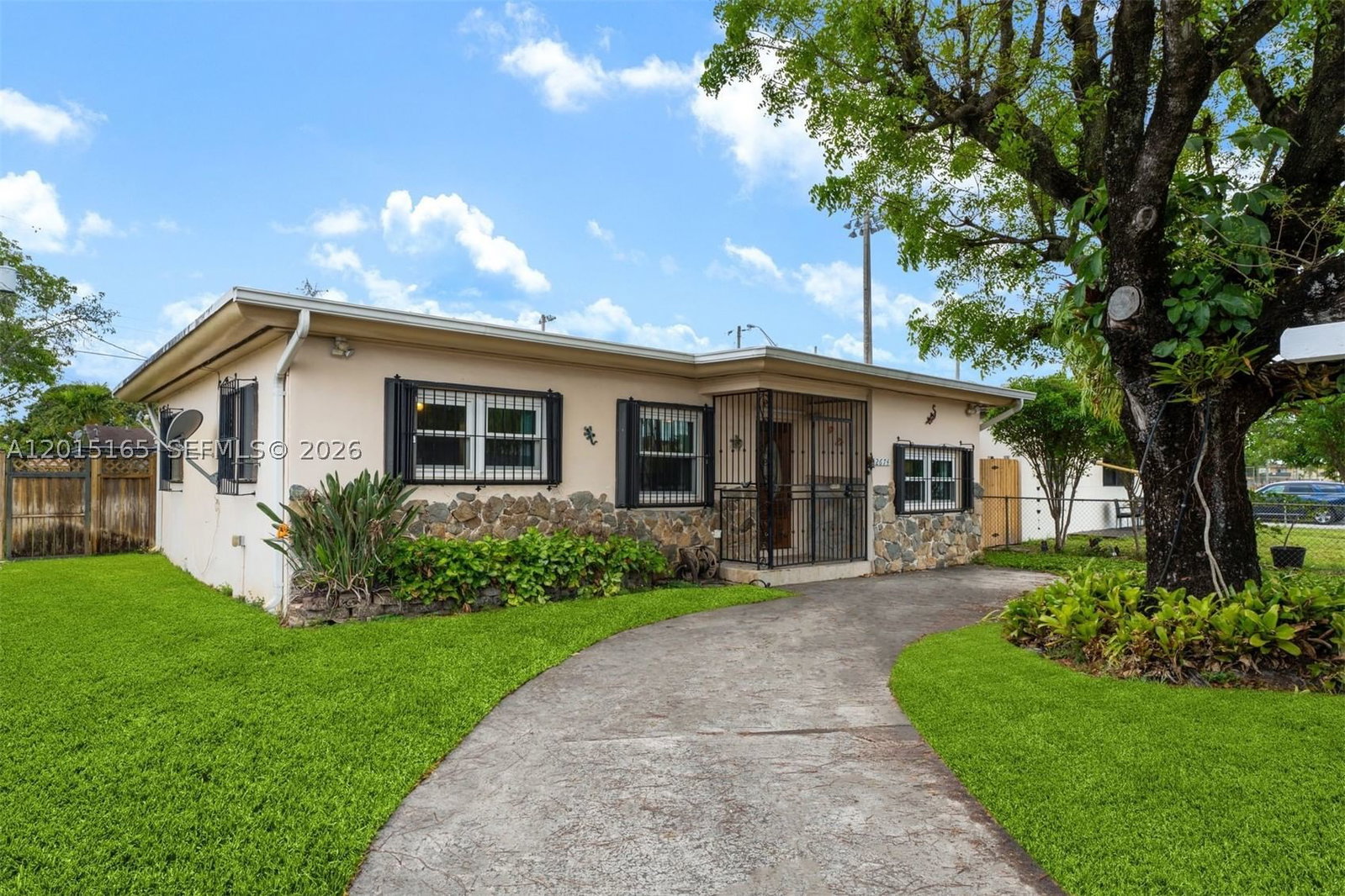 Real estate property located at 2674 8th Ct, Miami-dade, Hialeah Homesites, Hialeah, FL