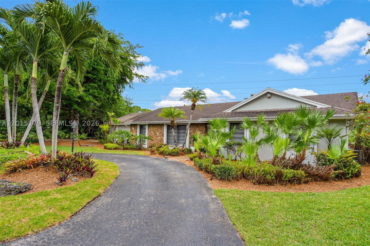 Real estate property located at 10044 131st Ter, Miami-dade, Woods Of Pine Estates, Miami, FL