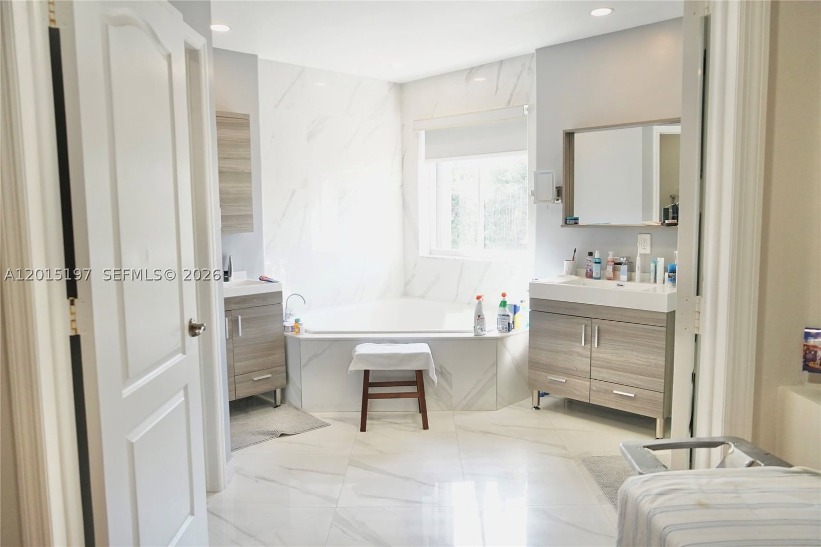 Real estate property located at 10913 67th St, Miami-dade, Doral Isles Caribbean, Doral, FL