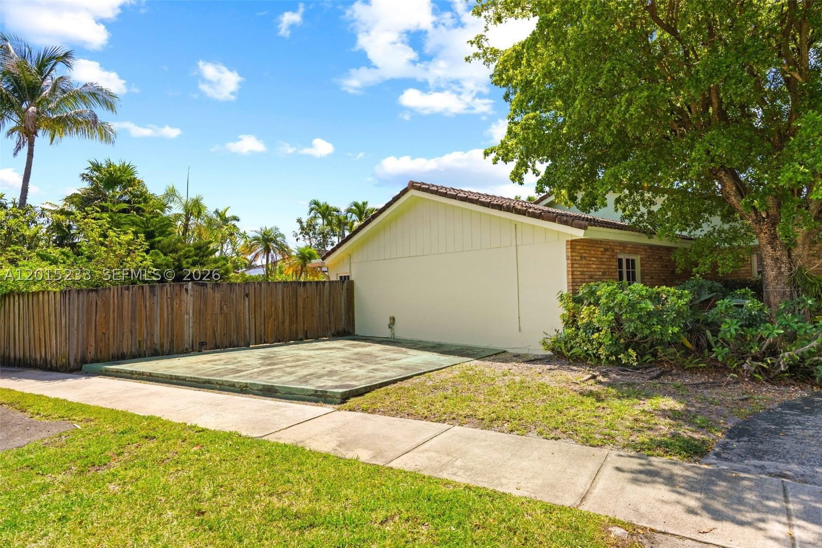 Real estate property located at 21141 21st Ct, Miami-dade, Highland Lakes Sec 12, Miami, FL