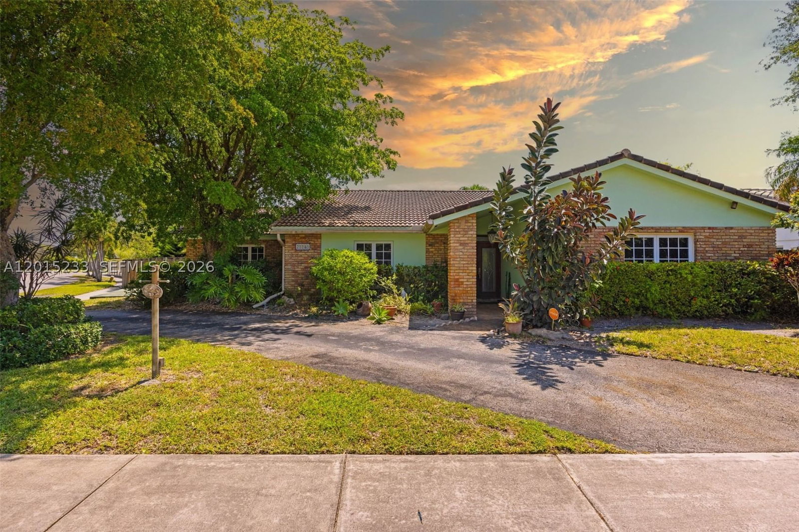 Real estate property located at 21141 21st Ct, Miami-dade, Highland Lakes Sec 12, Miami, FL