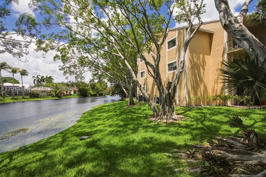 Real estate property located at 400 Palm Cir W #102, Broward, Palms Of Pembroke Condo, Pembroke Pines, FL
