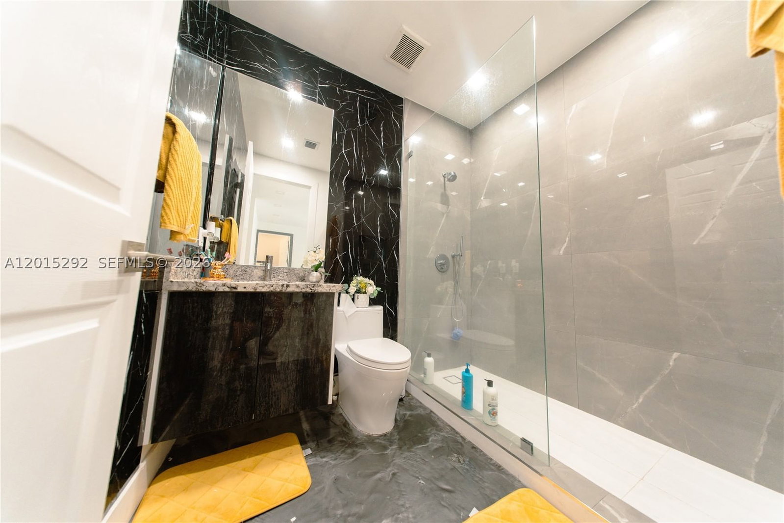 Real estate property located at 7814 165th St, Miami-dade, Primavera 1st Addn, Miami Lakes, FL