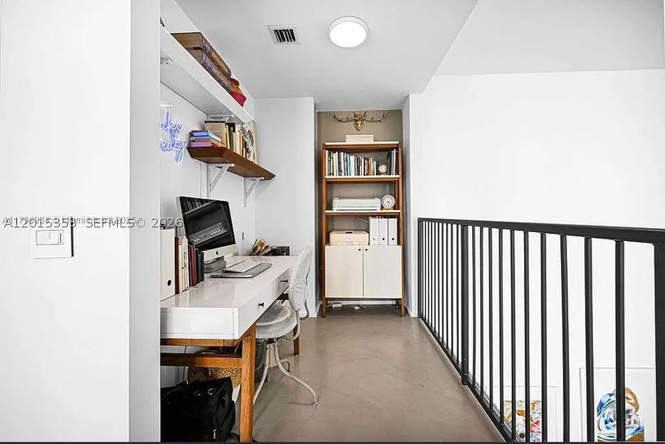 Real estate property located at 300 Biscayne Blvd L-1232, Miami-dade, Met 1 Condo, Miami, FL