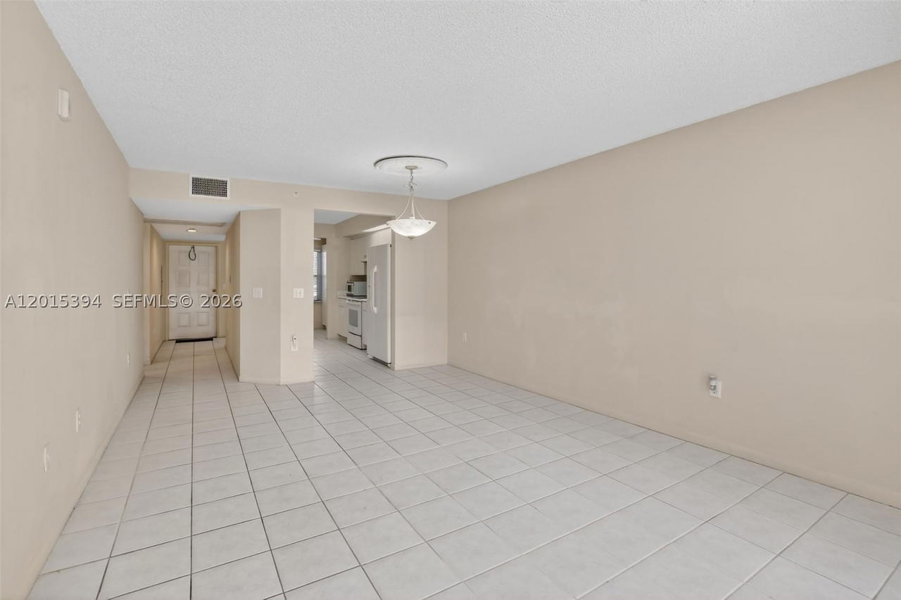 Real estate property located at 700 137th Ave #110H, Broward, Plymouth At Century Villa, Pembroke Pines, FL