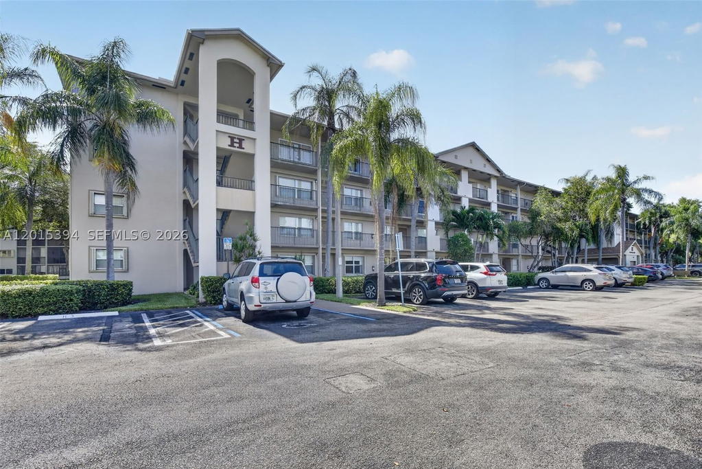 Real estate property located at 700 137th Ave #110H, Broward, Plymouth At Century Villa, Pembroke Pines, FL