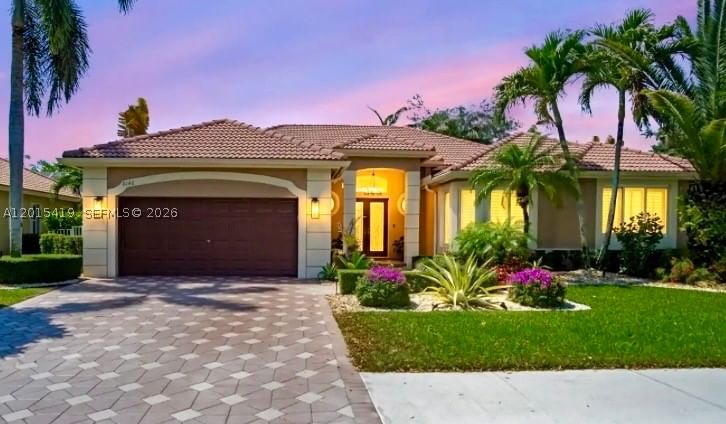 Real estate property located at 8146 Savannah Cir, Broward, Rolling Hills Golf & Tenn, Davie, FL