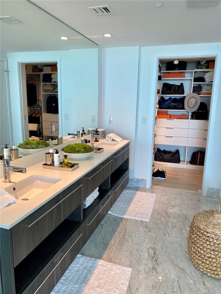 Real estate property located at 3131 7th Ave #2801, Miami-dade, One Paraiso Condo, Miami, FL