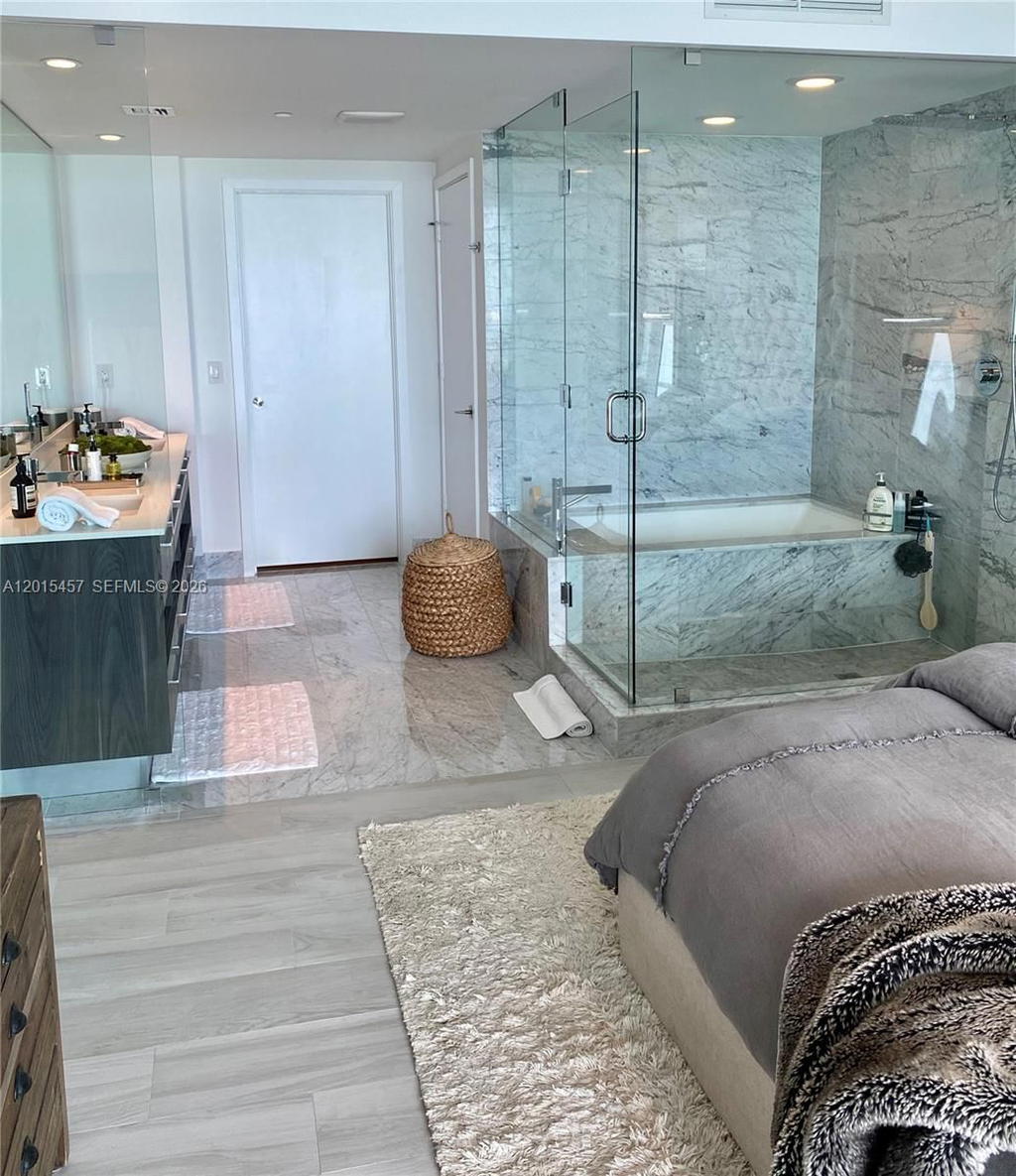 Real estate property located at 3131 7th Ave #2801, Miami-dade, One Paraiso Condo, Miami, FL