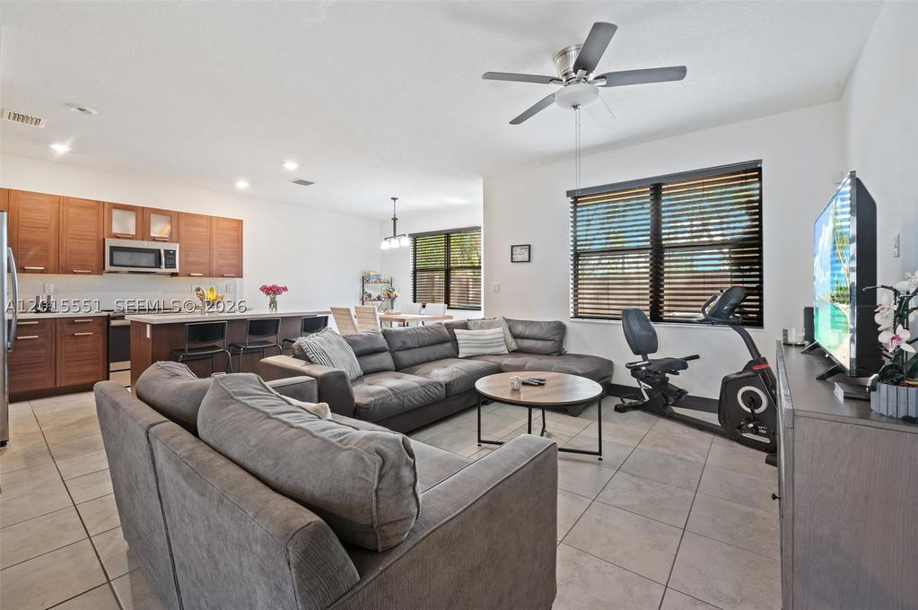 Real estate property located at 15776 91st Ct, Miami-dade, Dunnwoody Lake, Miami Lakes, FL