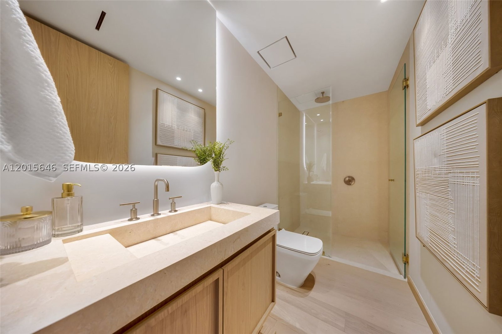 Real estate property located at 72 Shore Dr W, Miami-dade, Bay Heights 1st Addn, Miami, FL