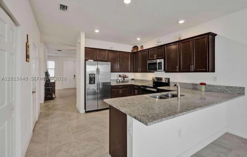 Real estate property located at 3460 103rd Ter, Miami-dade, Aquabella Section One, Hialeah, FL