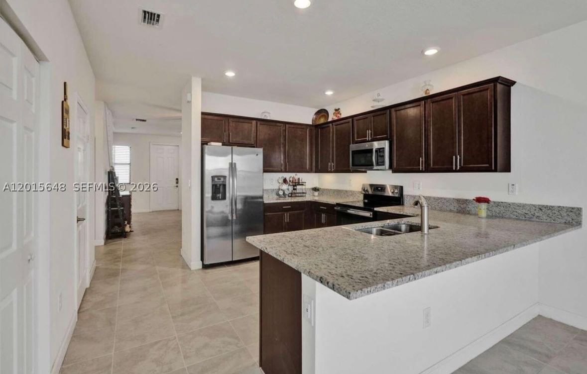 Real estate property located at 3460 103rd Ter, Miami-dade, Aquabella Section One, Hialeah, FL