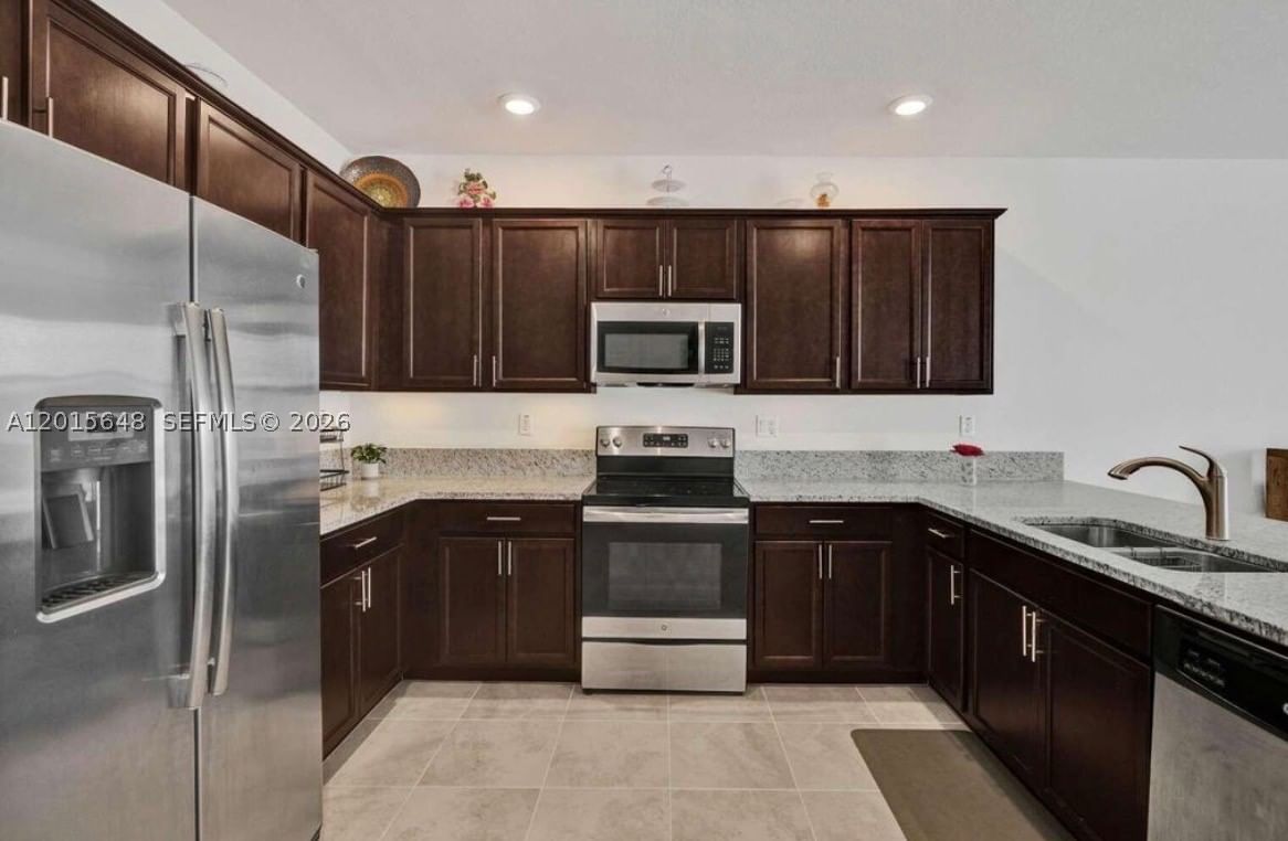 Real estate property located at 3460 103rd Ter, Miami-dade, Aquabella Section One, Hialeah, FL