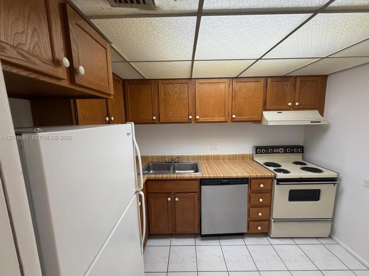 Real estate property located at 3720 Inverrary Dr #2K, Broward, International Village At, Lauderhill, FL